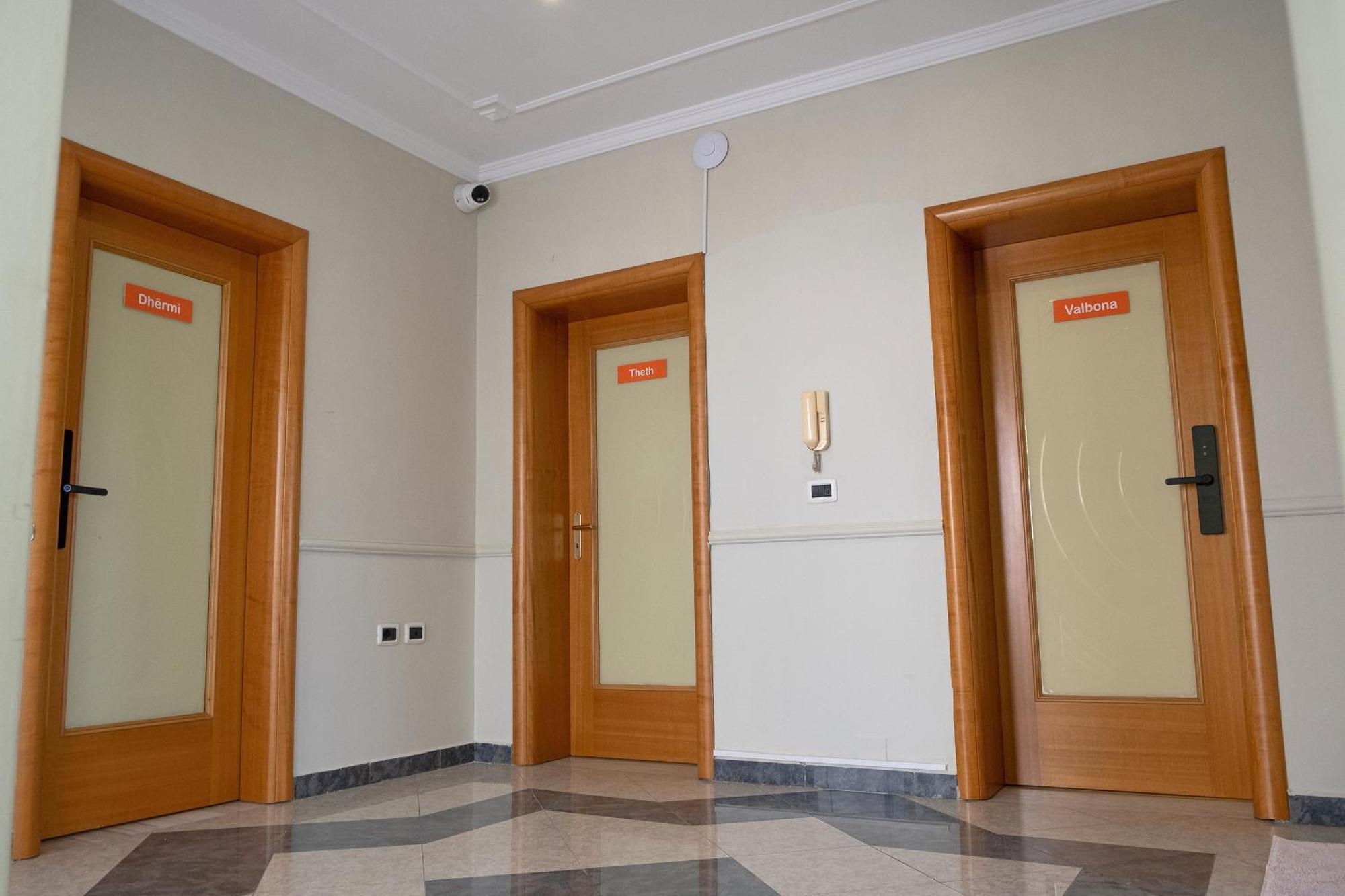 Mandarine Hostel Tirana Kültér fotó