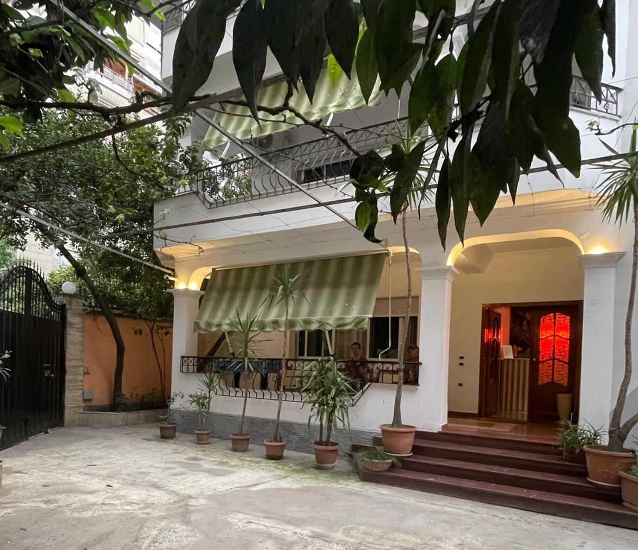 Mandarine Hostel Tirana Kültér fotó