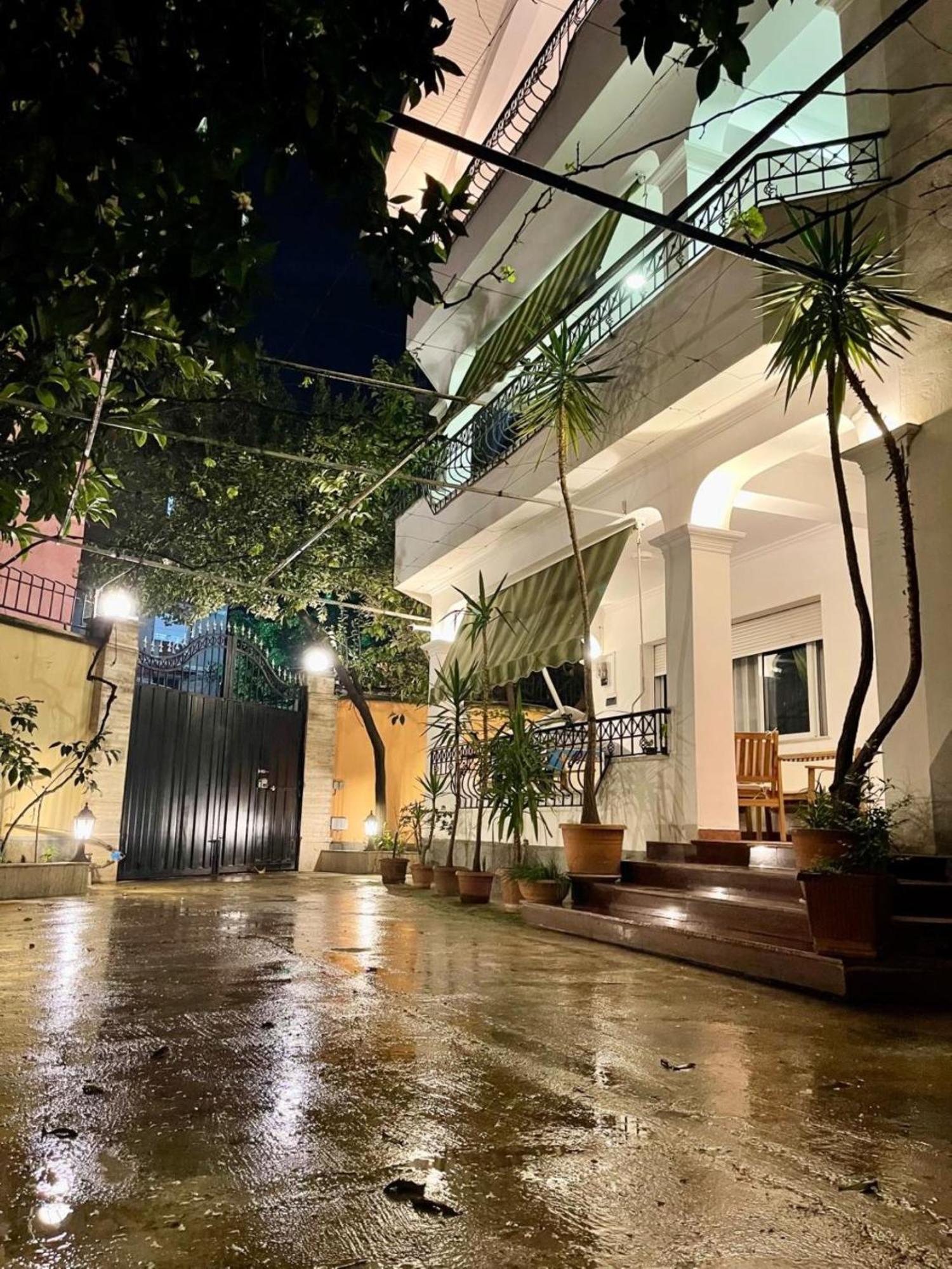 Mandarine Hostel Tirana Kültér fotó