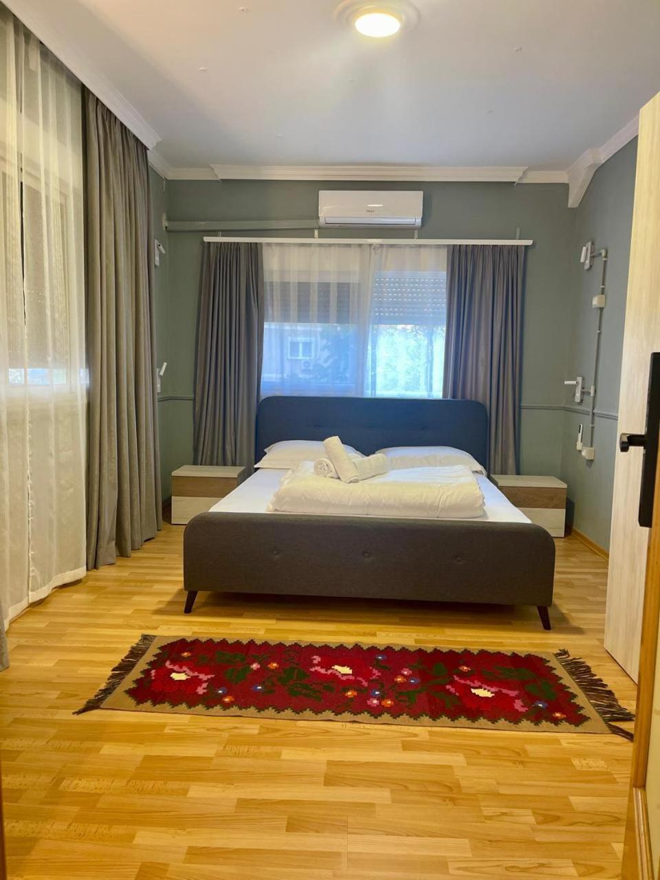 Mandarine Hostel Tirana Kültér fotó
