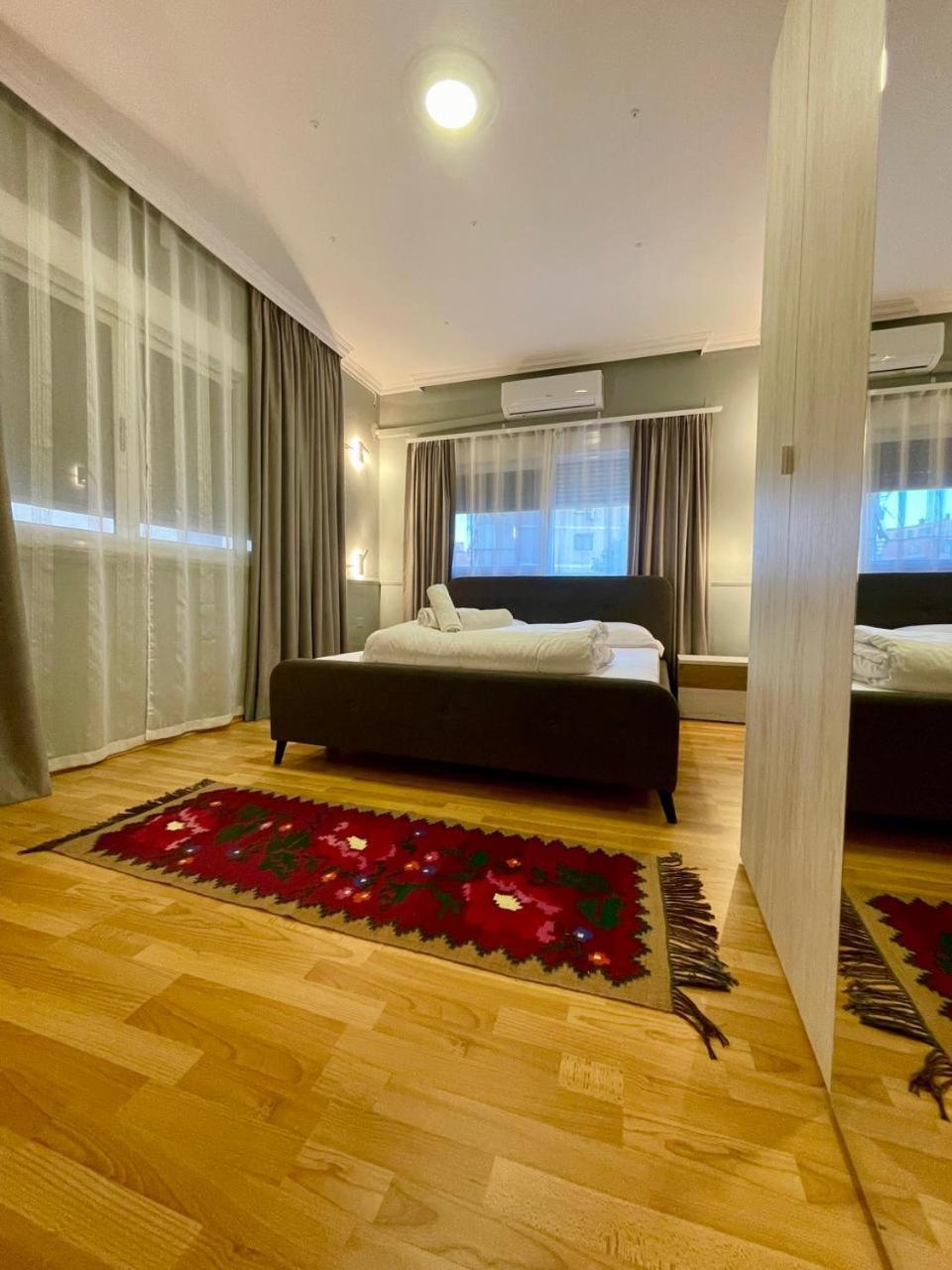 Mandarine Hostel Tirana Kültér fotó