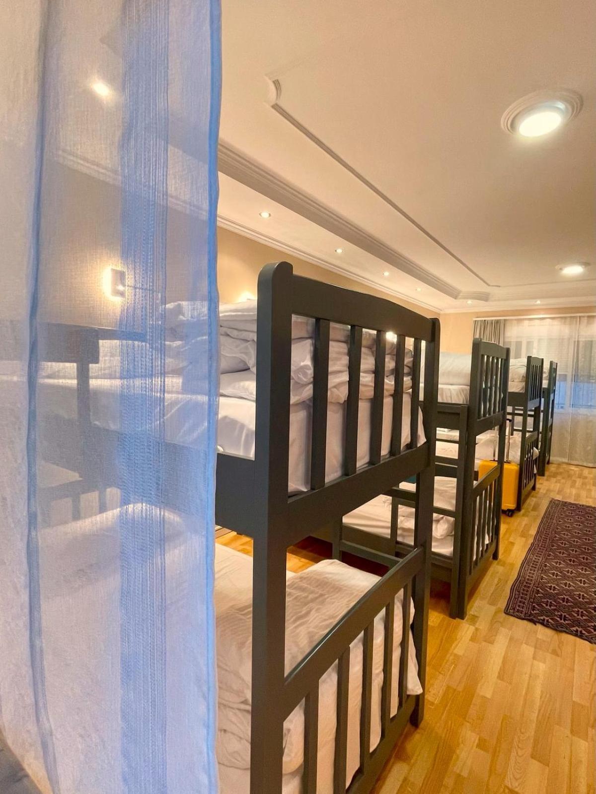 Mandarine Hostel Tirana Kültér fotó