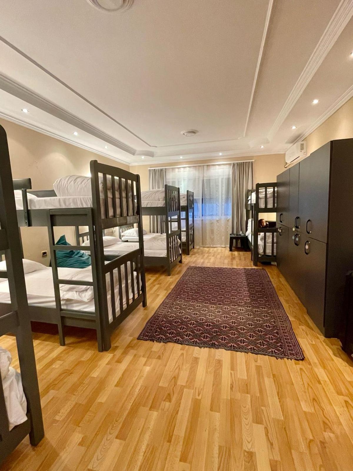 Mandarine Hostel Tirana Kültér fotó